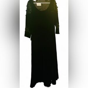 vintage black dress by Eloise Curtis for Happenstance, made in the 1960s.